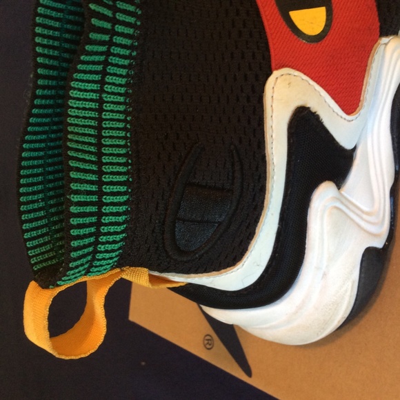 Champions  Red yellow and white color way - Picture 2 of 4